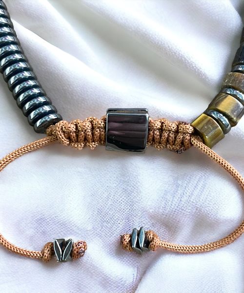 Kaplangözü-Hematit Makrome Bileklik