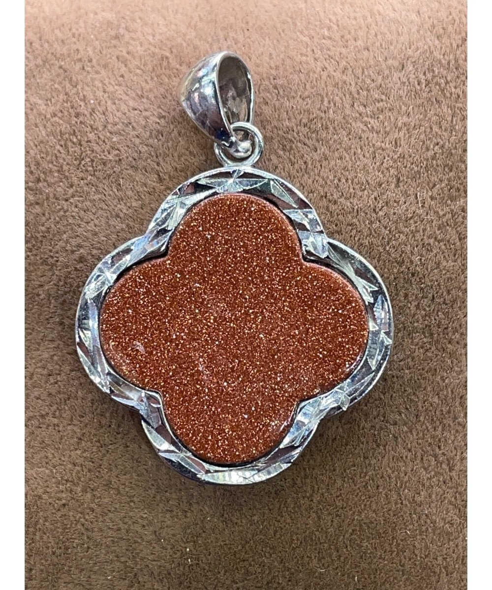 Kahverengi yıldıztaşı yonca kolye ucu